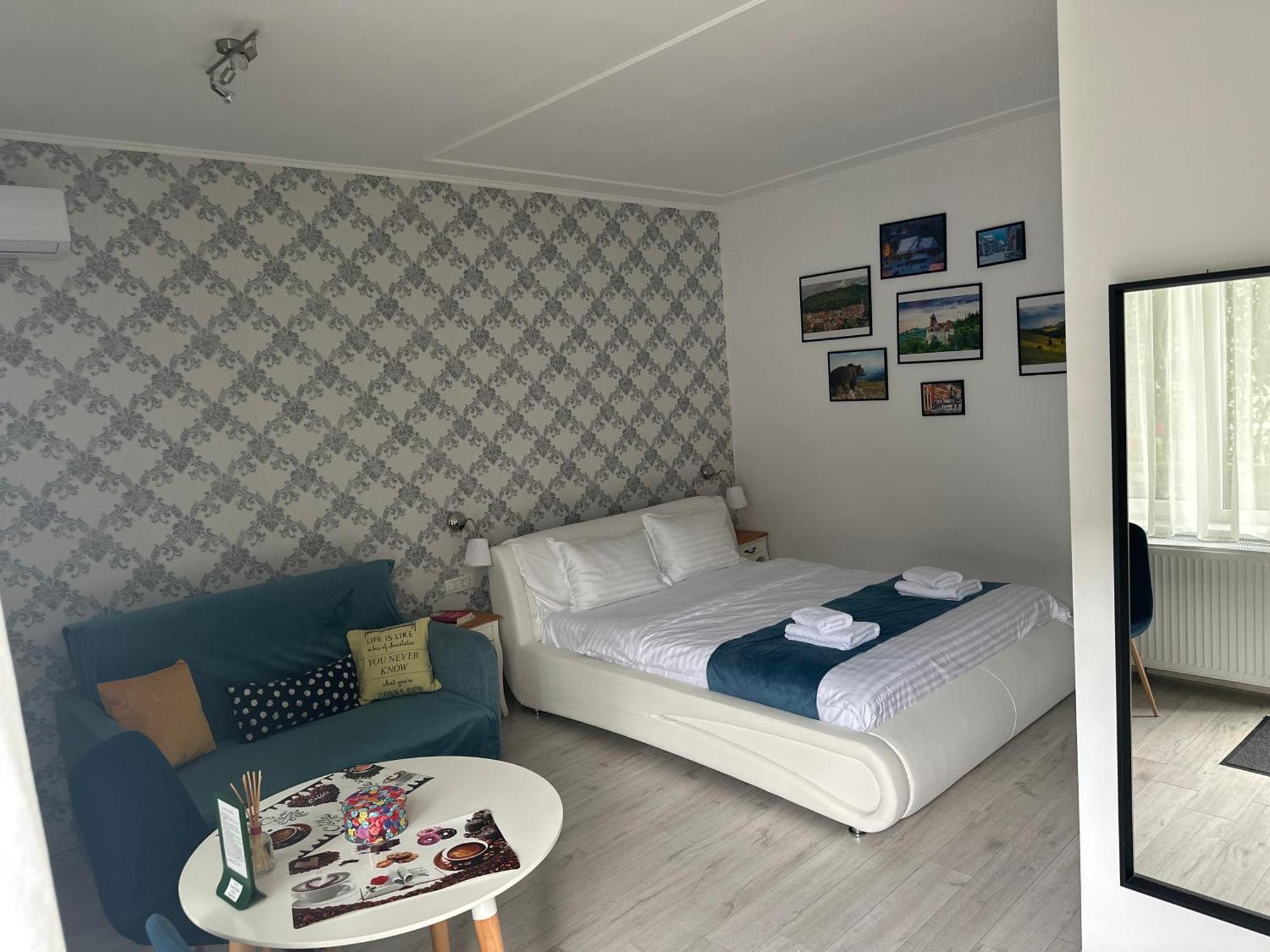 Studio Deluxe